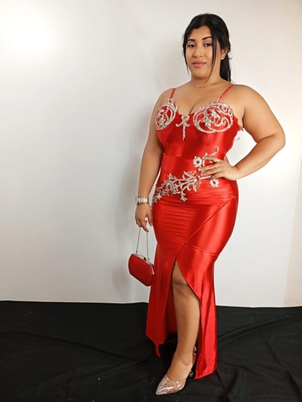 VESTIDO ROJO PEDRERIA